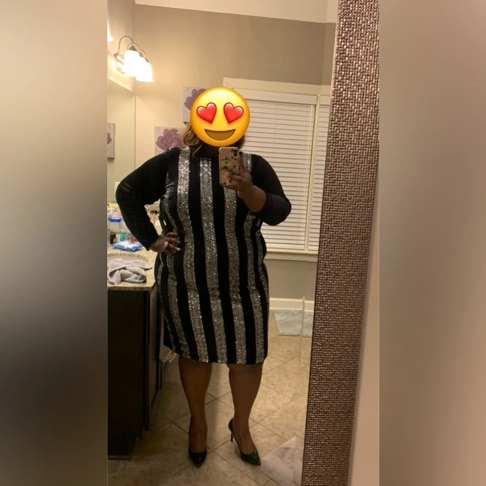 ELOQUII Plus Size- Velvet & Sequin Long Sleeve Bodycon Cocktail Dress- Size 24w - Picture 1 of 10